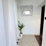 Villa Forest & *